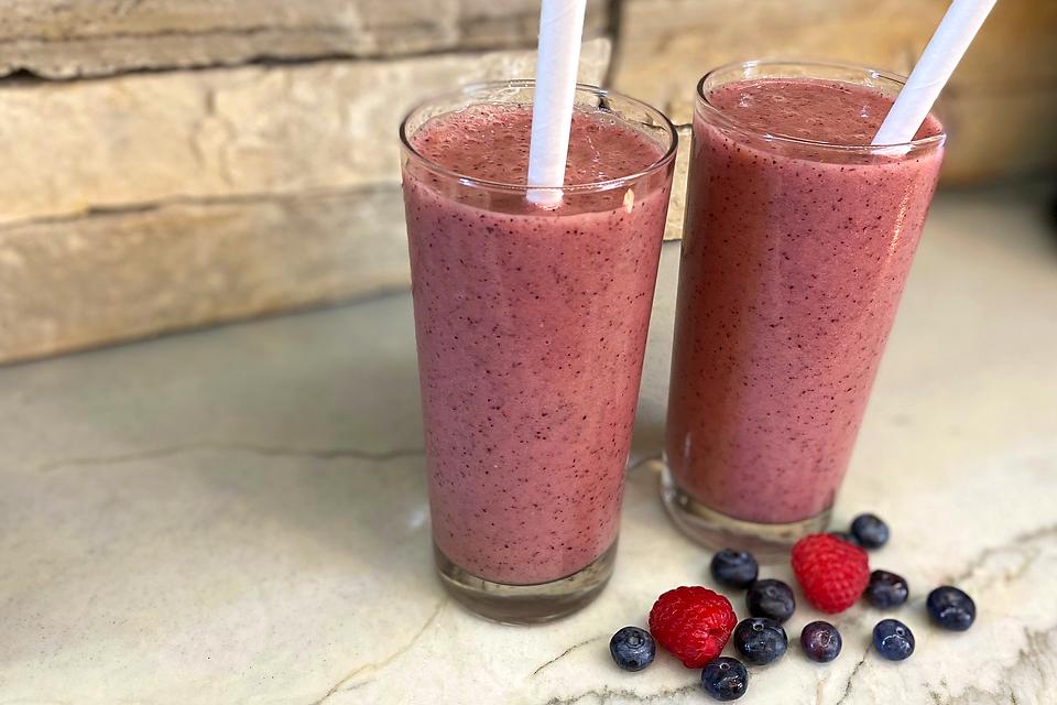 Berry blast creatine smoothie