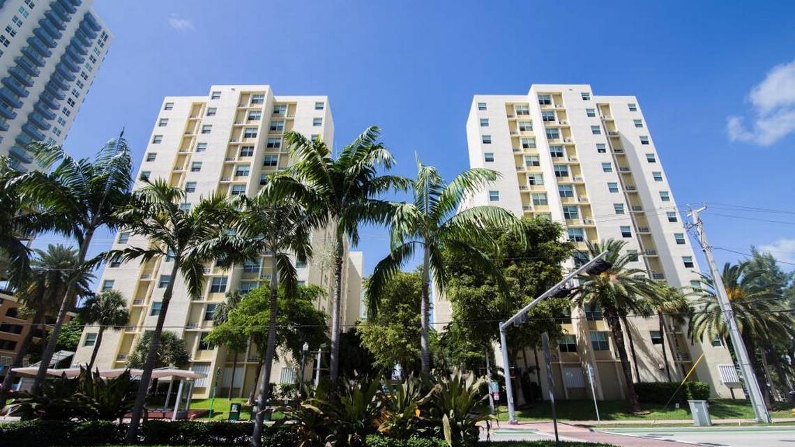 How much to live in Rebecca Towers Miami Beach?