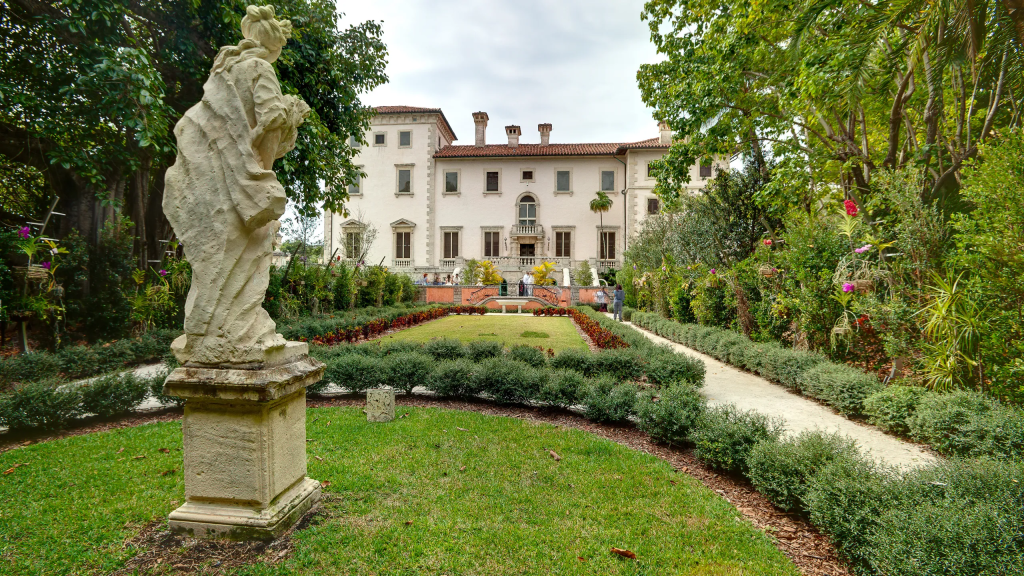 Afternoon: Visit the Vizcaya Museum and Gardens