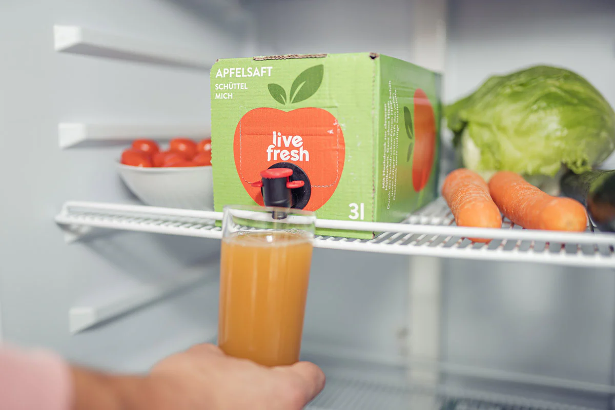 How long does apple juice last in the fridge?