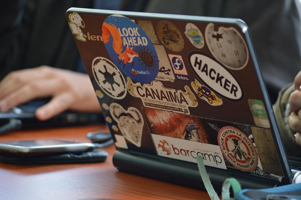 Understanding Open-Source Software: A Business Overview Understanding Open-Source Software: A Business Overview
