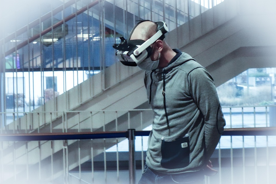 VR vs. AR: Key Differences in Gaming Explained VR vs. AR: Key Differences in Gaming Explained