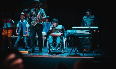 The Power of Unscripted Moments in Live Shows
