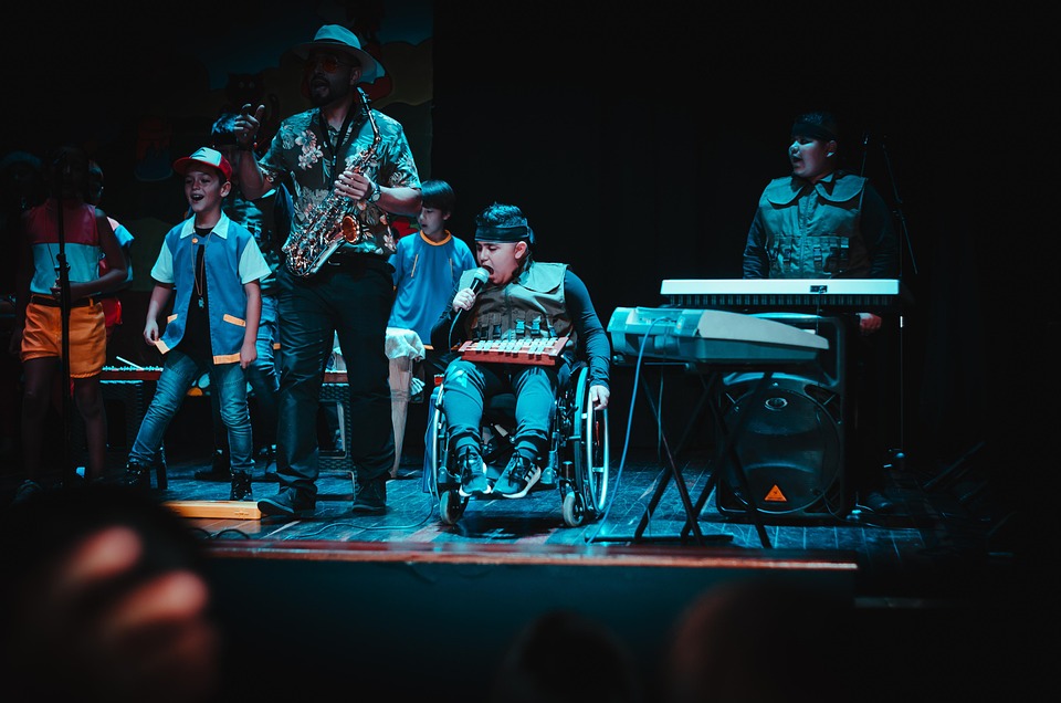 The Power of Unscripted Moments in Live Shows The Power of Unscripted Moments in Live Shows
